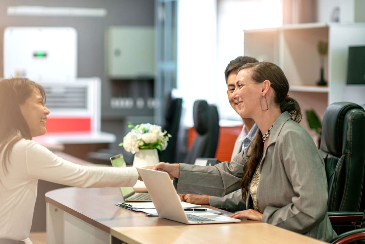 Une équipe solide pour vos recrutements en Ile-de-France et en Province Une équipe solide pour vos recrutements en Ile-de-France et en Province